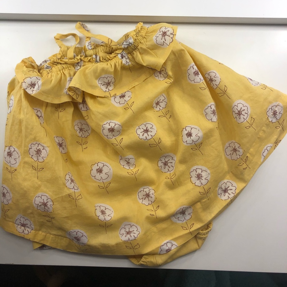 Baby Gap Ruffle Dress Size 3-6 months. EUC.